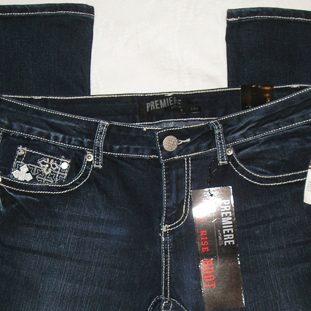 WOMEN RUE 21 NEW BOOT CUT JEANS SIZE 7/8